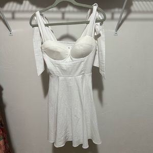 GIRLEY BOW STRAP MINI DRESS IN WHITE